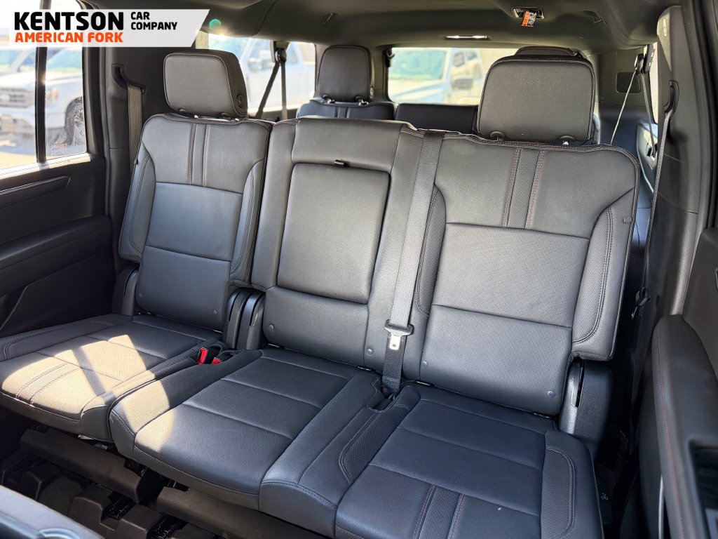 Used 2026 Chevrolet Suburban RST AWD/4WD image 29