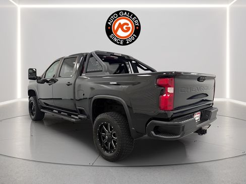 Used 2022 Chevrolet Silverado 2500 Custom w/ Custom Convenience Package AWD/4WD image 5