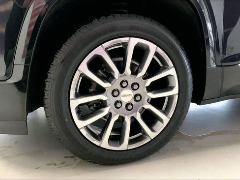 Used 2022 GMC Acadia Denali w/ Denali Ultimate Package image 7