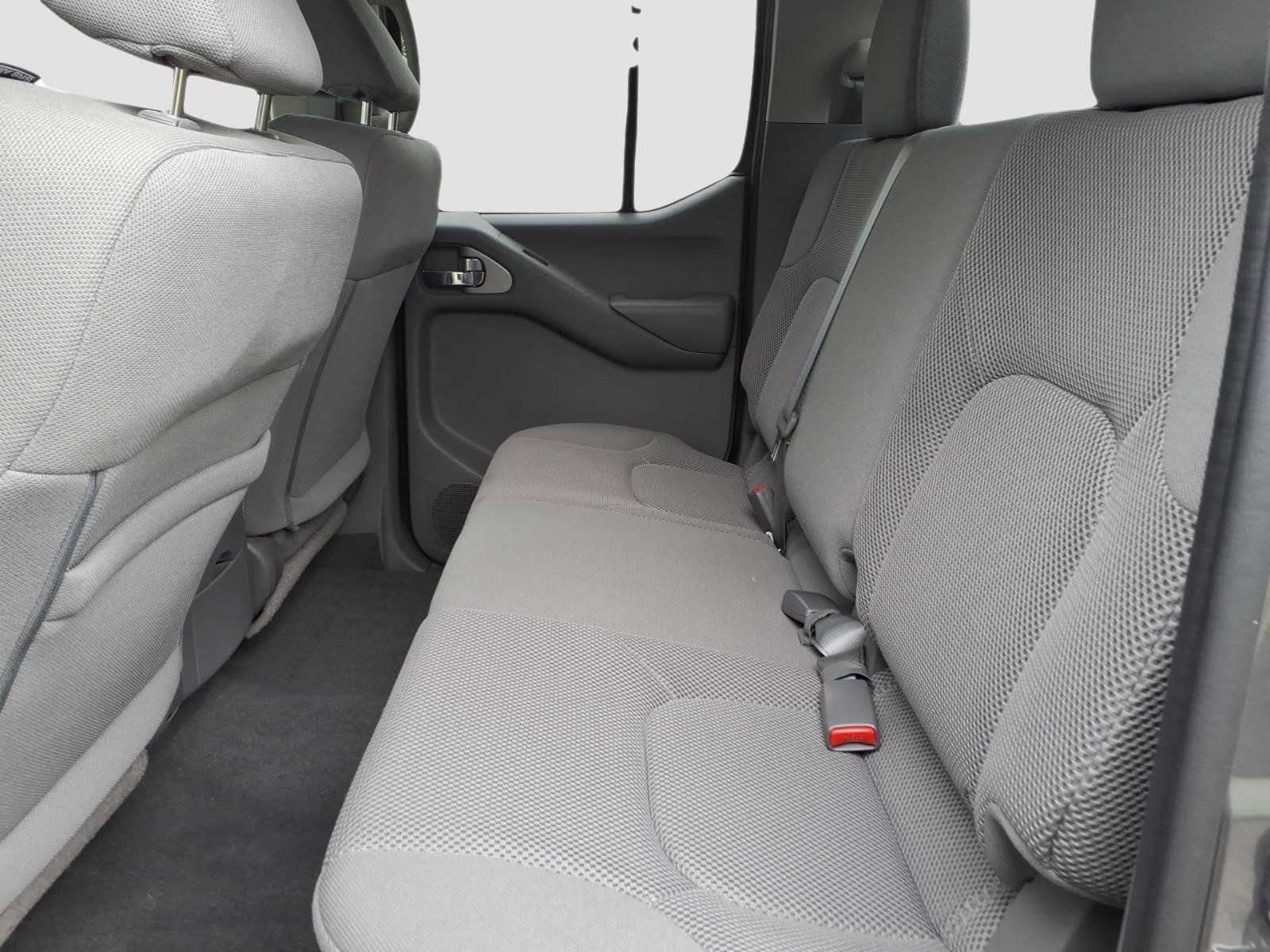 Used 2021 Nissan Frontier SV w/ Midnight Edition Floor Mats AWD/4WD image 13