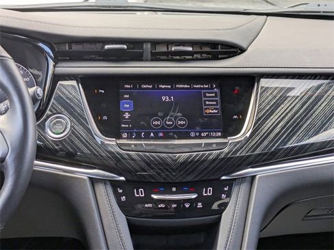 Used 2025 Cadillac XT6 Premium Luxury image 15