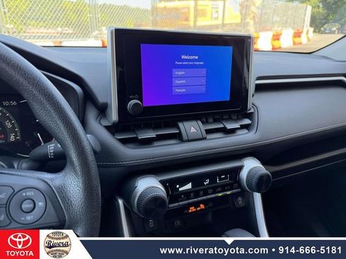 Used 2023 Toyota RAV4 LE AWD/4WD image 22