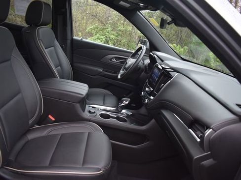 Used 2023 Chevrolet Traverse Premier w/ LPO, Floor Liner Package AWD/4WD image 17