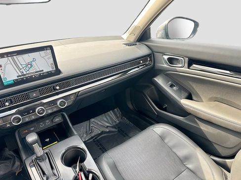 Used 2024 Honda Civic Touring image 25