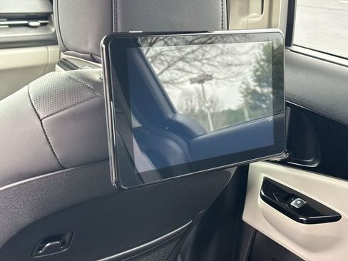 Used 2022 Kia Carnival SX image 20