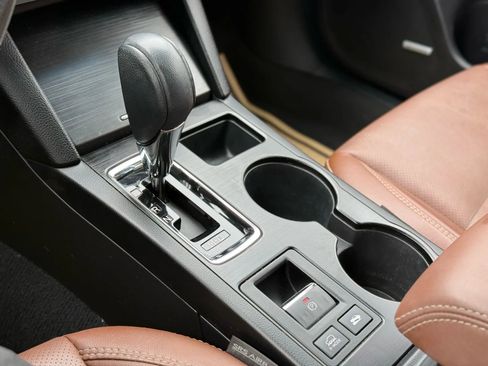 Used 2018 Subaru Outback 3.6R Touring w/ Popular Package #3 image 19