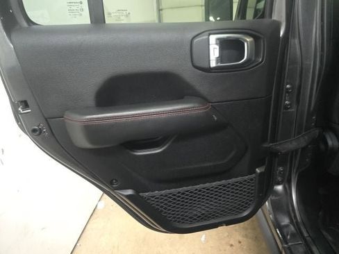 Used 2020 Jeep Gladiator Rubicon AWD/4WD image 13