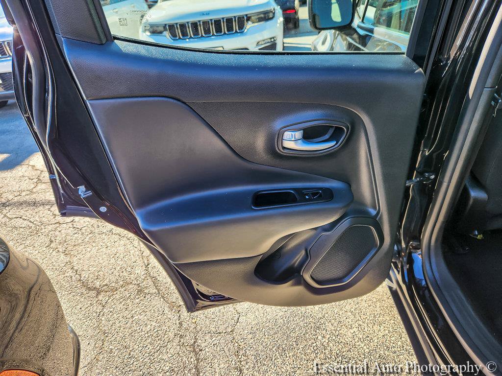 Certified 2023 Jeep Renegade Latitude AWD/4WD image 17