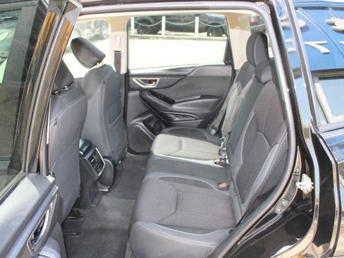 Used 2022 Subaru Forester Premium AWD/4WD image 11