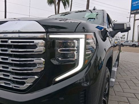 Used 2023 GMC Sierra 1500 Denali AWD/4WD image 3