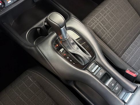 Used 2025 Honda HR-V LX image 25