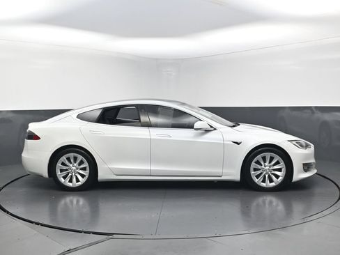 Used 2020 Tesla Model S Long Range Plus AWD/4WD image 36