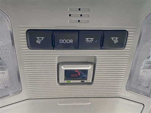 Used 2025 Toyota RAV4 XLE image 30