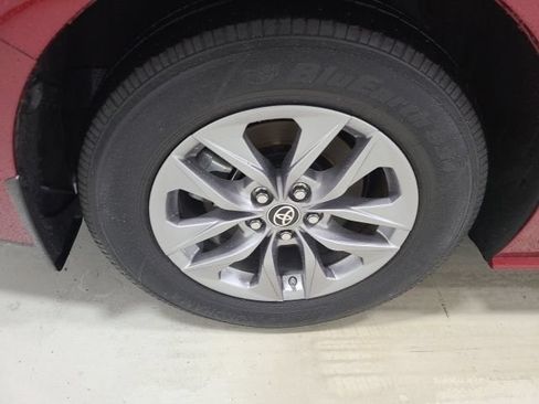 Certified 2024 Toyota Sienna XLE AWD/4WD image 41