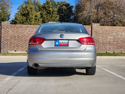 Used 2013 Volkswagen Passat 2.5 S image 7