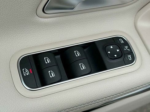 Used 2025 Mercedes-Benz CLA 250 4MATIC image 14