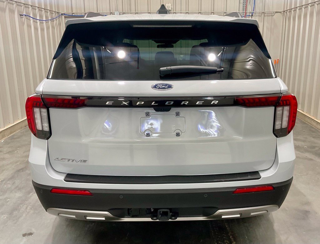 Used 2026 Ford Explorer Active w/ Active Comfort Package RWD image 24