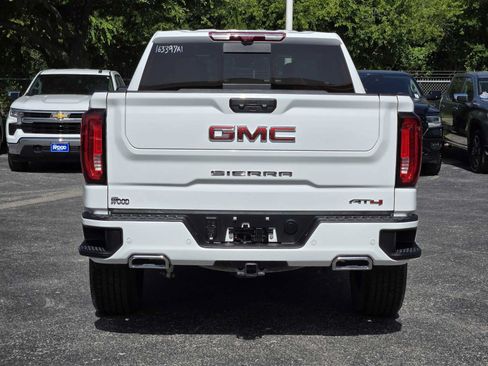 Used 2025 GMC Sierra 1500 AT4 w/ AT4 Premium Package AWD/4WD image 6