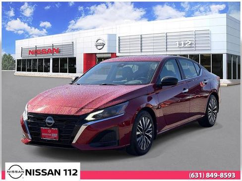 Certified 2024 Nissan Altima 2.5 SV FWD image 1