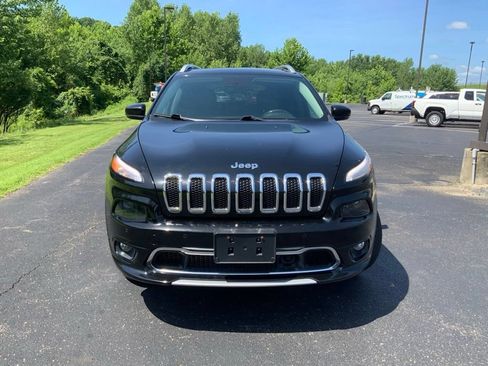 Used 2018 Jeep Cherokee Overland w/ Technology Group AWD/4WD image 3