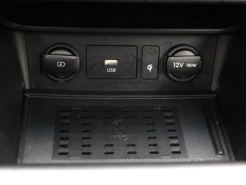 Used 2023 Hyundai Kona Limited AWD/4WD image 29