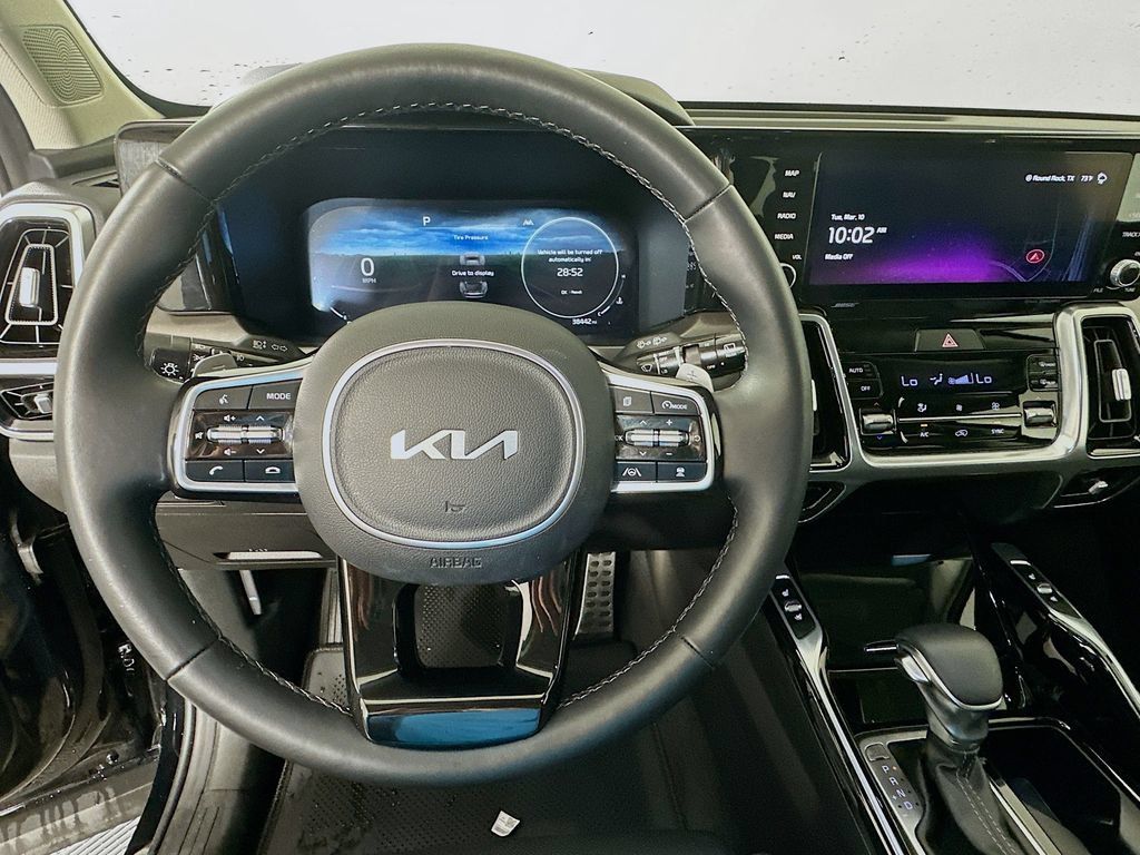 Used 2023 Kia Sorento SX AWD/4WD image 11