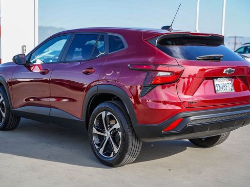 Used 2024 Chevrolet Trax RS w/ Driver Confidence Package image 7