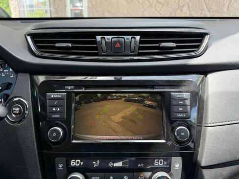 Used 2018 Nissan Rogue SV image 18