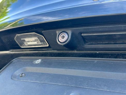 Used 2021 Tesla Model Y Long Range AWD/4WD image 40