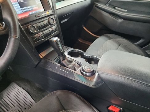 Used 2016 Ford Explorer XLT w/ Equipment Group 201A image 26