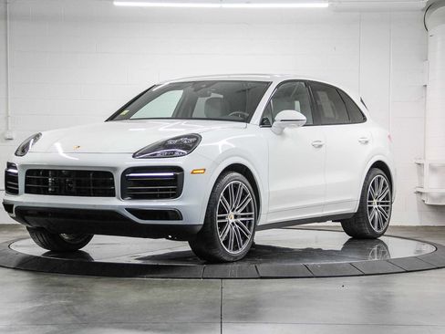 Used 2023 Porsche Cayenne image 3
