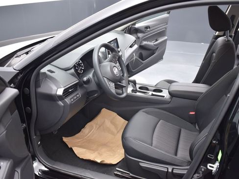 Certified 2025 Nissan Altima 2.5 S image 11