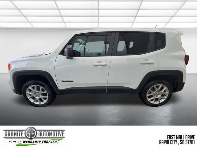 Used 2023 Jeep Renegade Latitude AWD/4WD image 2