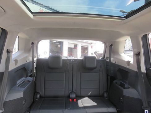 Used 2020 Volkswagen Tiguan SE image 23