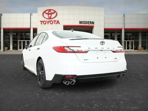 New 2026 Toyota Camry Hybrid FWD image 10