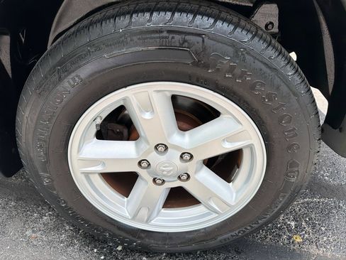 Used 2008 Dodge Nitro SXT RWD image 41