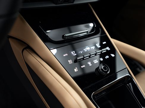 New 2026 Porsche Cayenne image 16