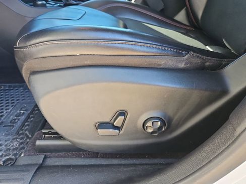 Used 2019 Jeep Cherokee Trailhawk w/ Trailer Tow Group image 16