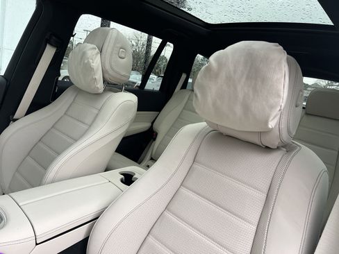 Certified 2025 Mercedes-Benz GLS 450 4MATIC image 18
