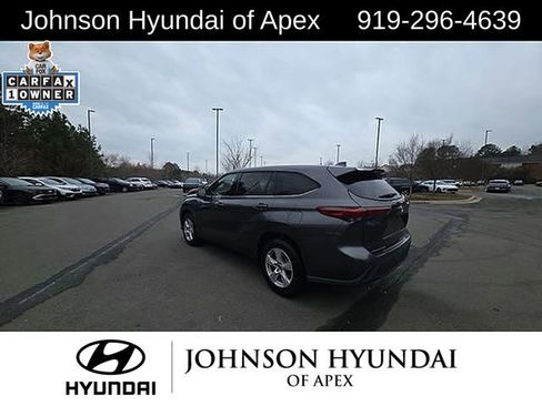 Used 2021 Toyota Highlander L image 23