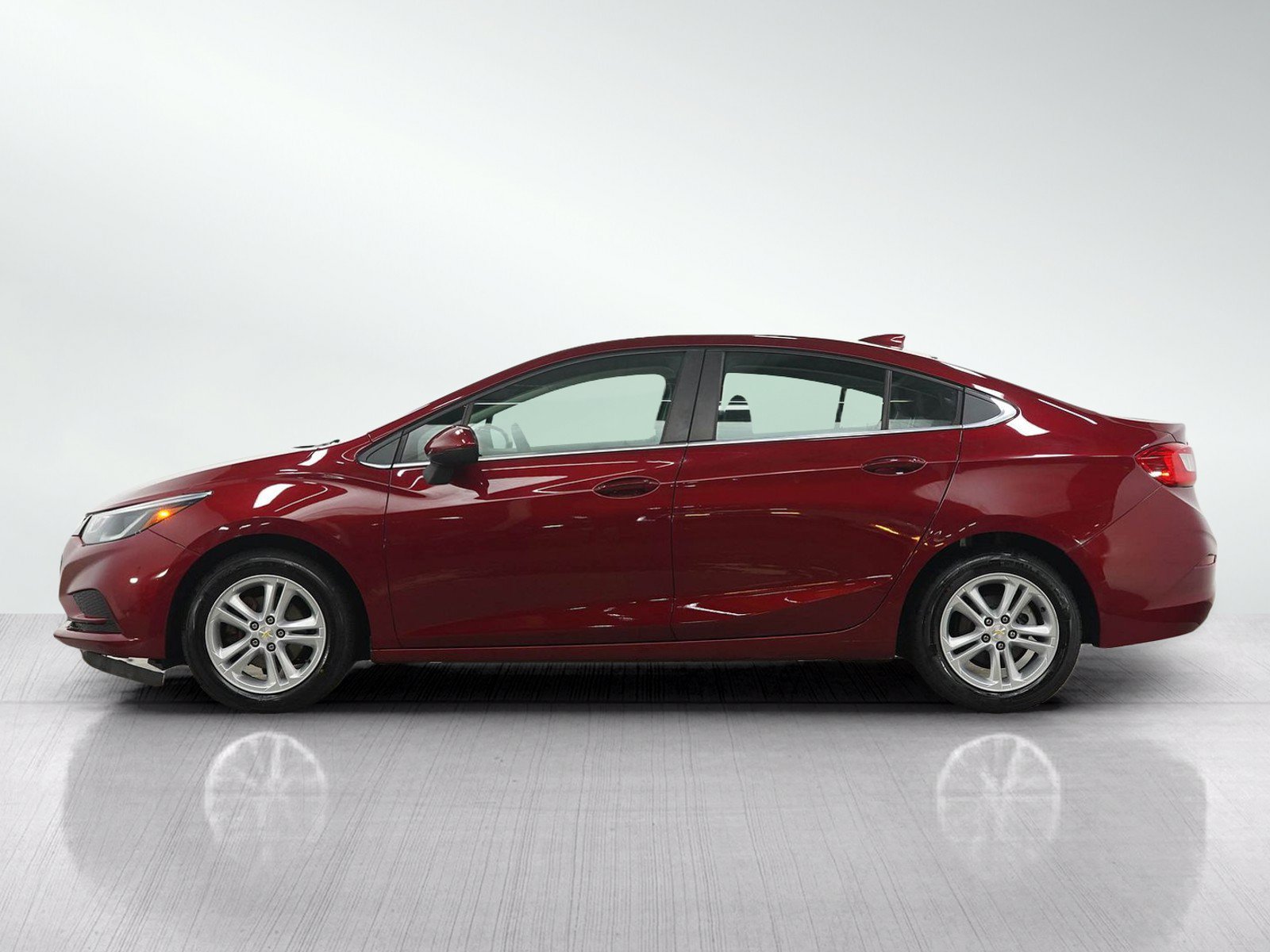 Used 2017 Chevrolet Cruze LT FWD image 2