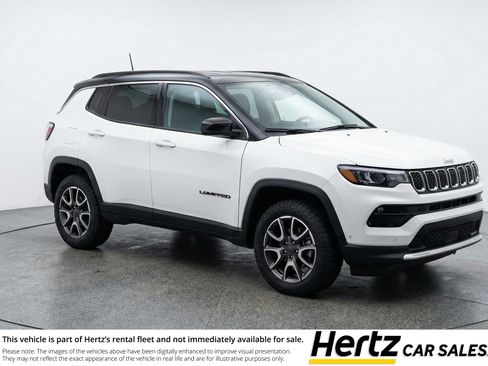 Used 2025 Jeep Compass Trailhawk image 1