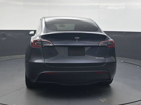 Used 2022 Tesla Model Y Long Range AWD/4WD image 5