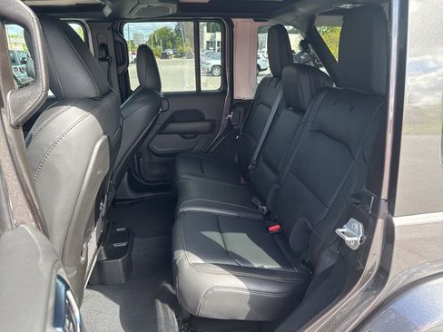 New 2025 Jeep Wrangler Unlimited Sahara w/ Safety Group AWD/4WD image 18