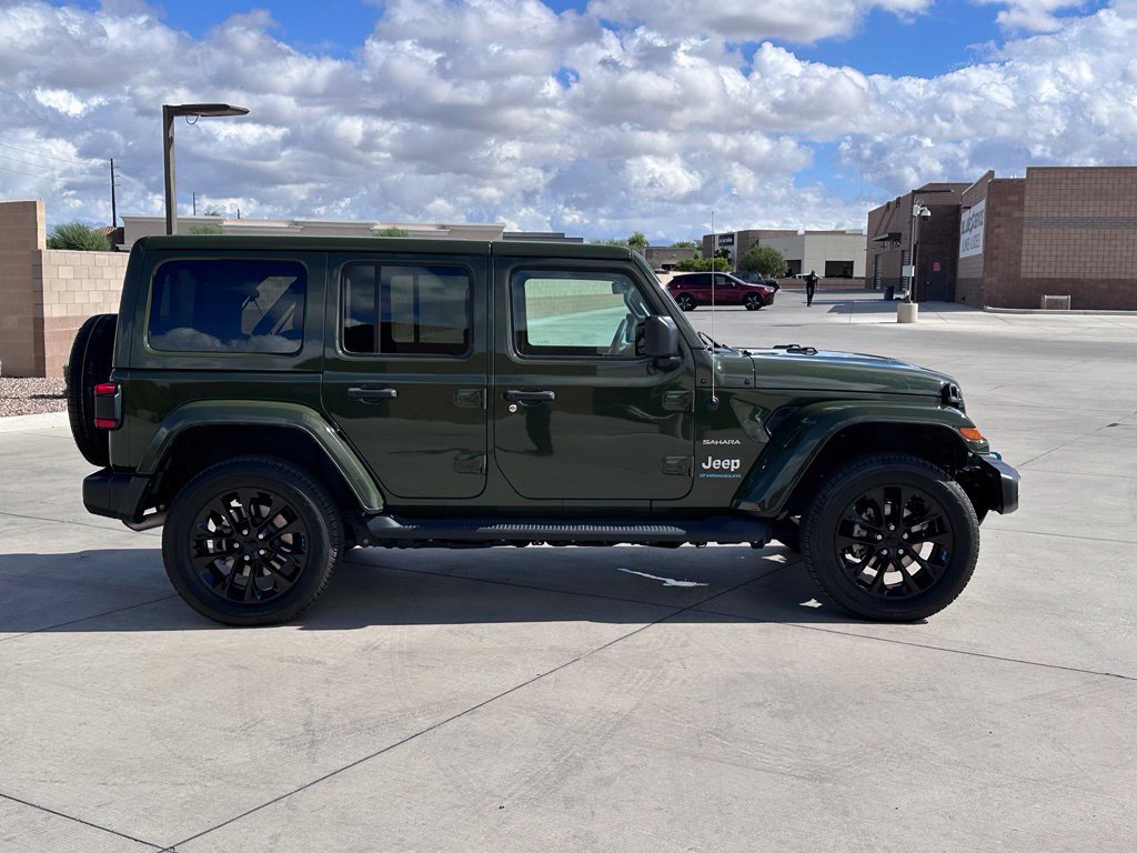 Used 2023 Jeep Wrangler Unlimited Sahara AWD/4WD image 6