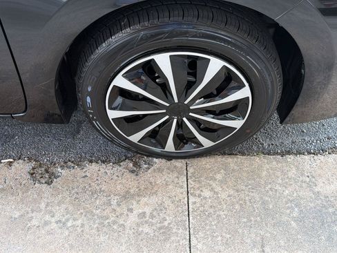 Used 2019 Toyota Corolla LE FWD image 37