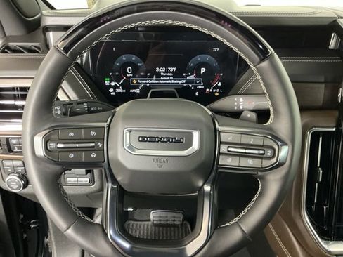 Used 2025 GMC Yukon Denali Ultimate AWD/4WD image 17