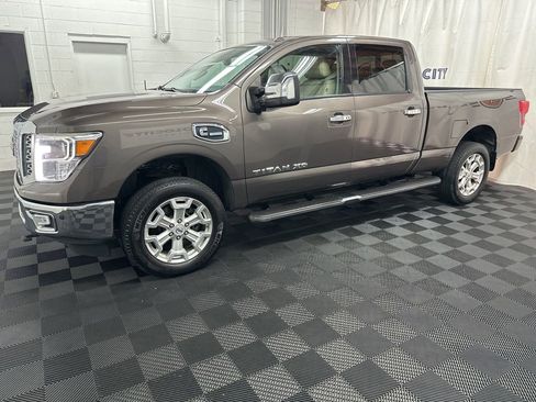 Used 2016 Nissan Titan SL AWD/4WD image 3