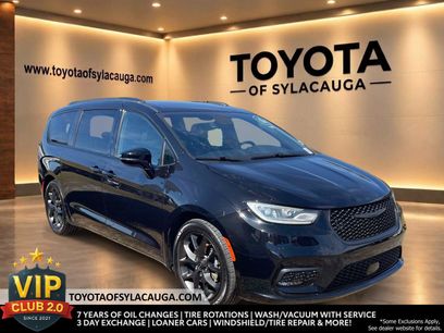 Used 2025 Chrysler Pacifica Limited