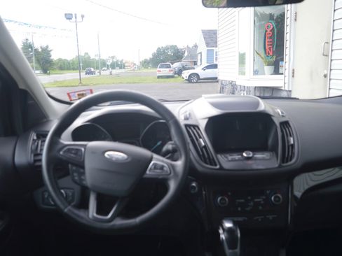 Used 2019 Ford Escape SE FWD image 29
